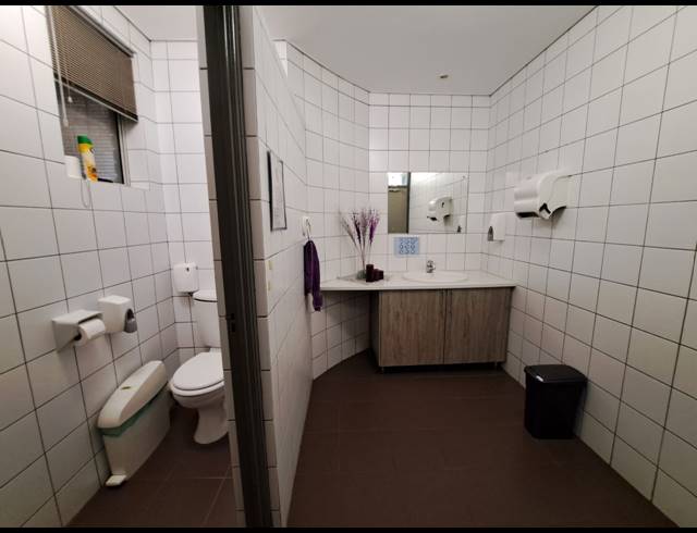 1,350M² OFFICE FOR SALE IN KLEINFONTEIN